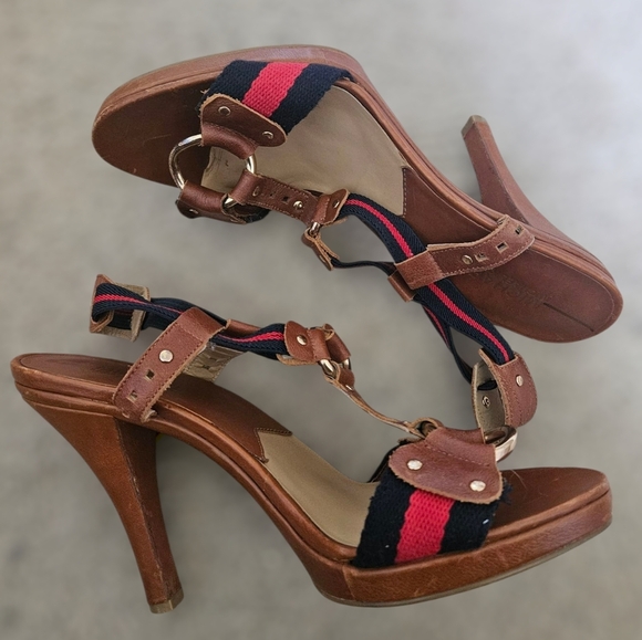 Michael Kors Shoes - Michael Kors Leather Heels Gold Hardware Sandals Women size 9M